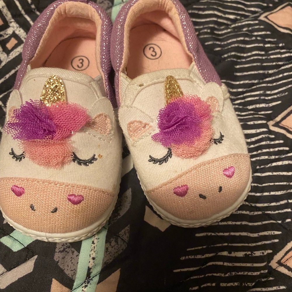 Baby’s girl size 3 shoes